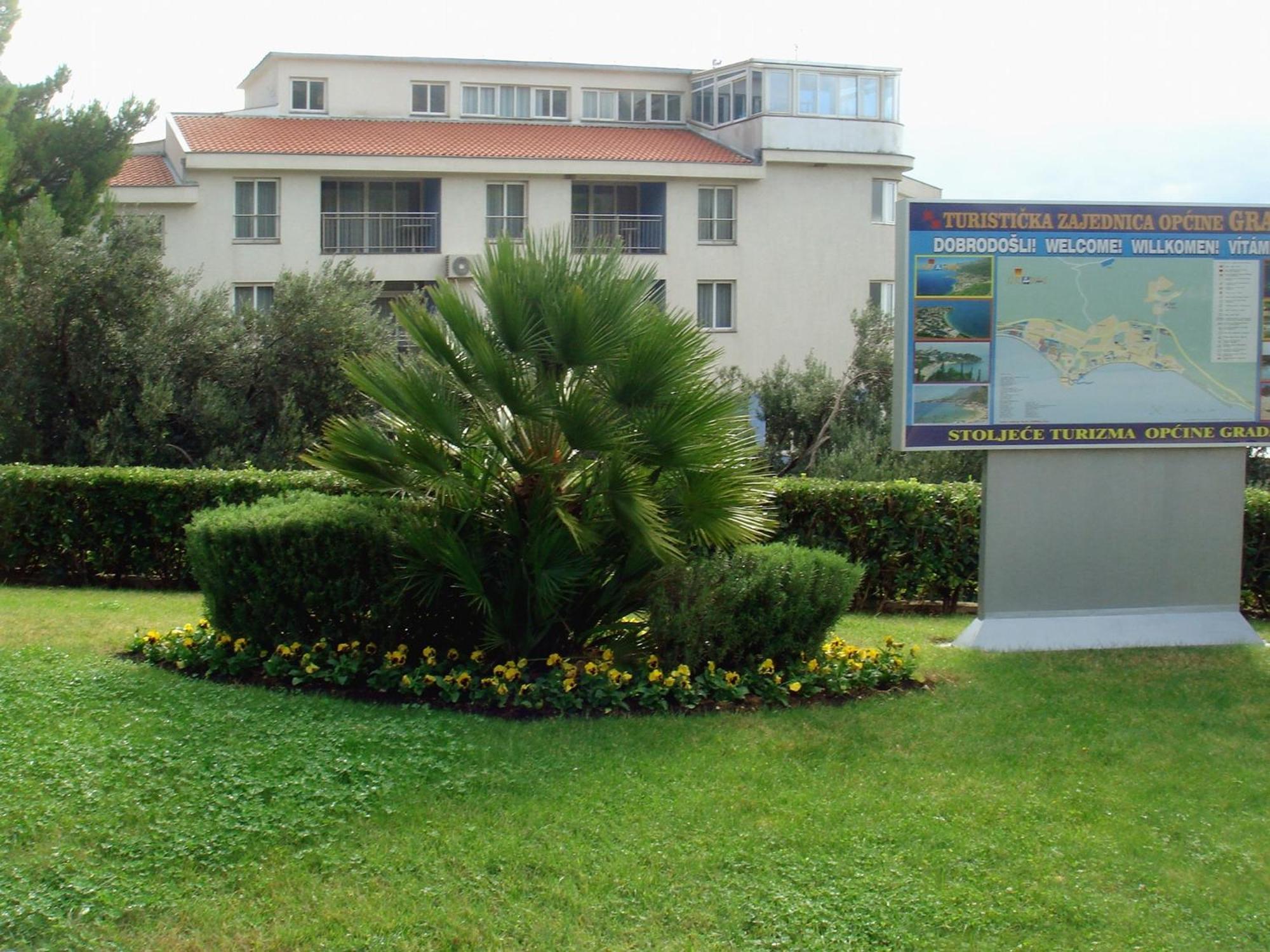גראדאץ Aparthotel Pecic מראה חיצוני תמונה