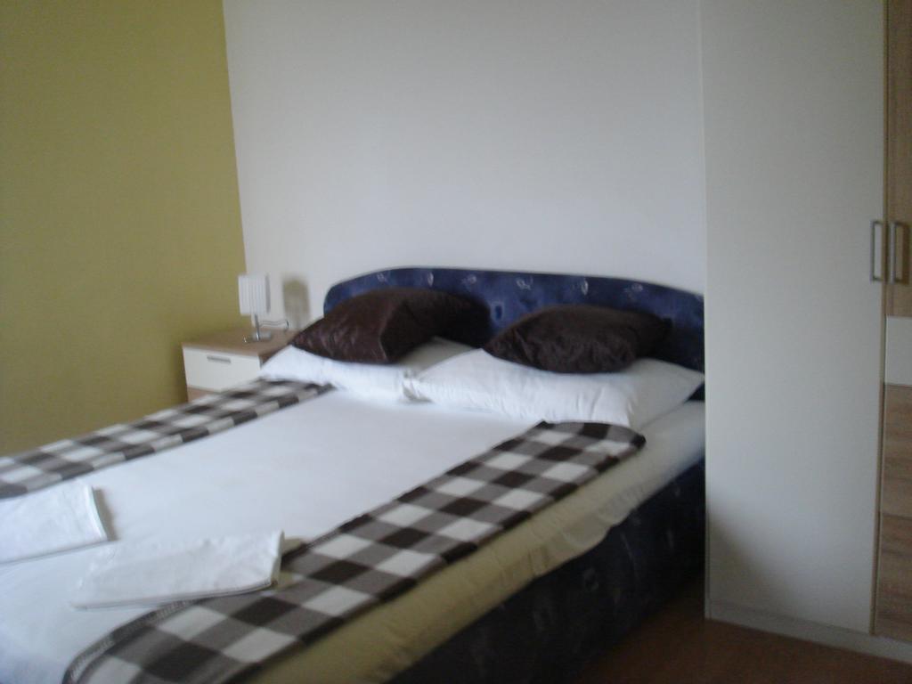 גראדאץ Aparthotel Pecic מראה חיצוני תמונה