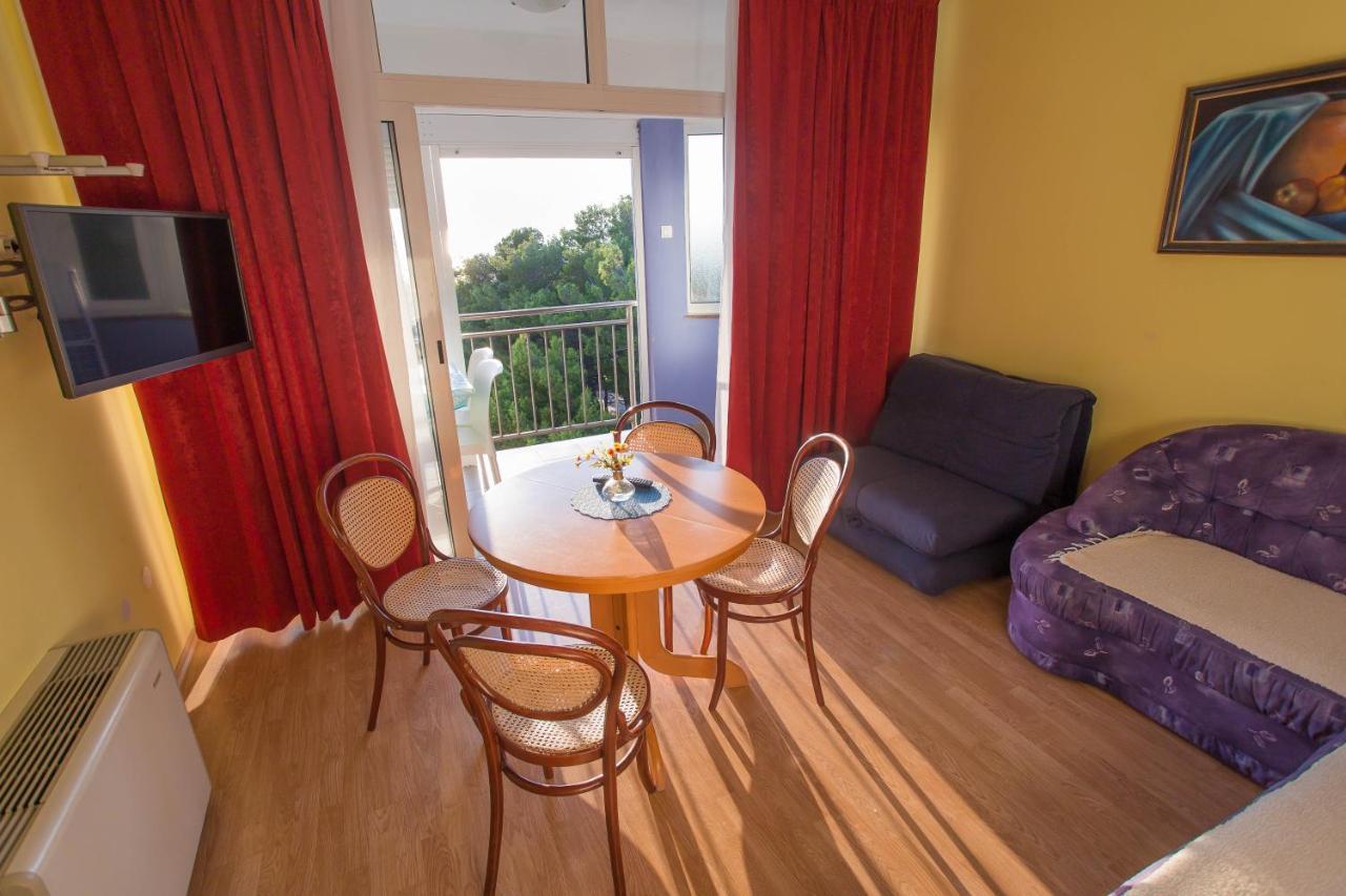 גראדאץ Aparthotel Pecic מראה חיצוני תמונה